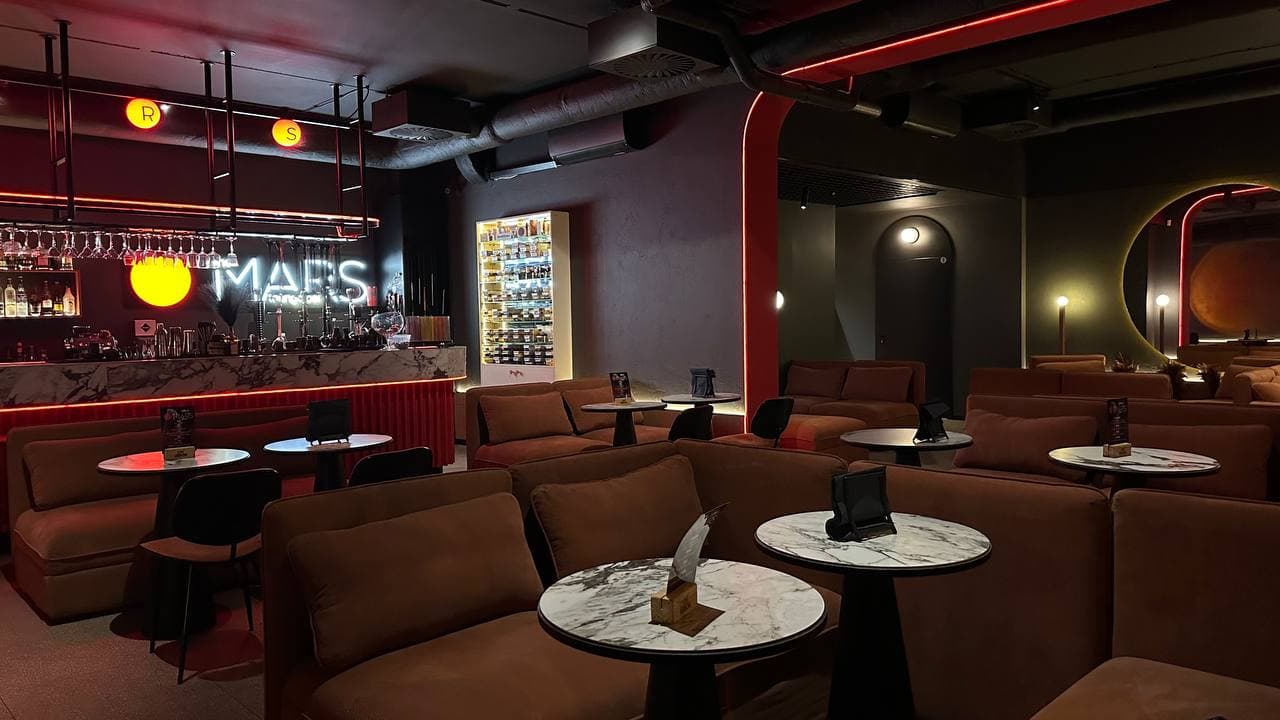 Mars lounge interior 7